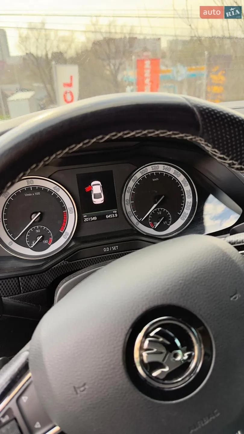 Skoda Superb 2017 VIN TMBCJ7NP5J7510975 фото оголошення 4 з 14