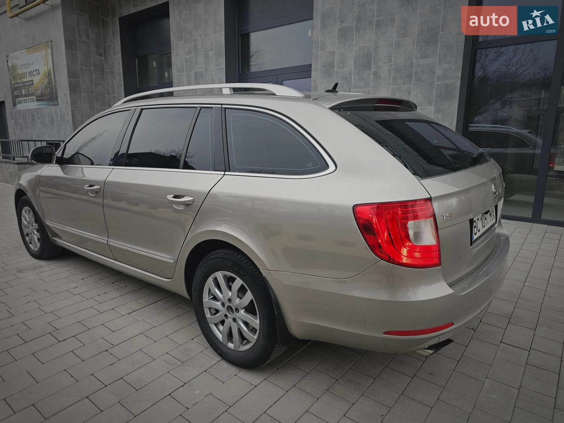 2010 Skoda Superb - мініатюра 5