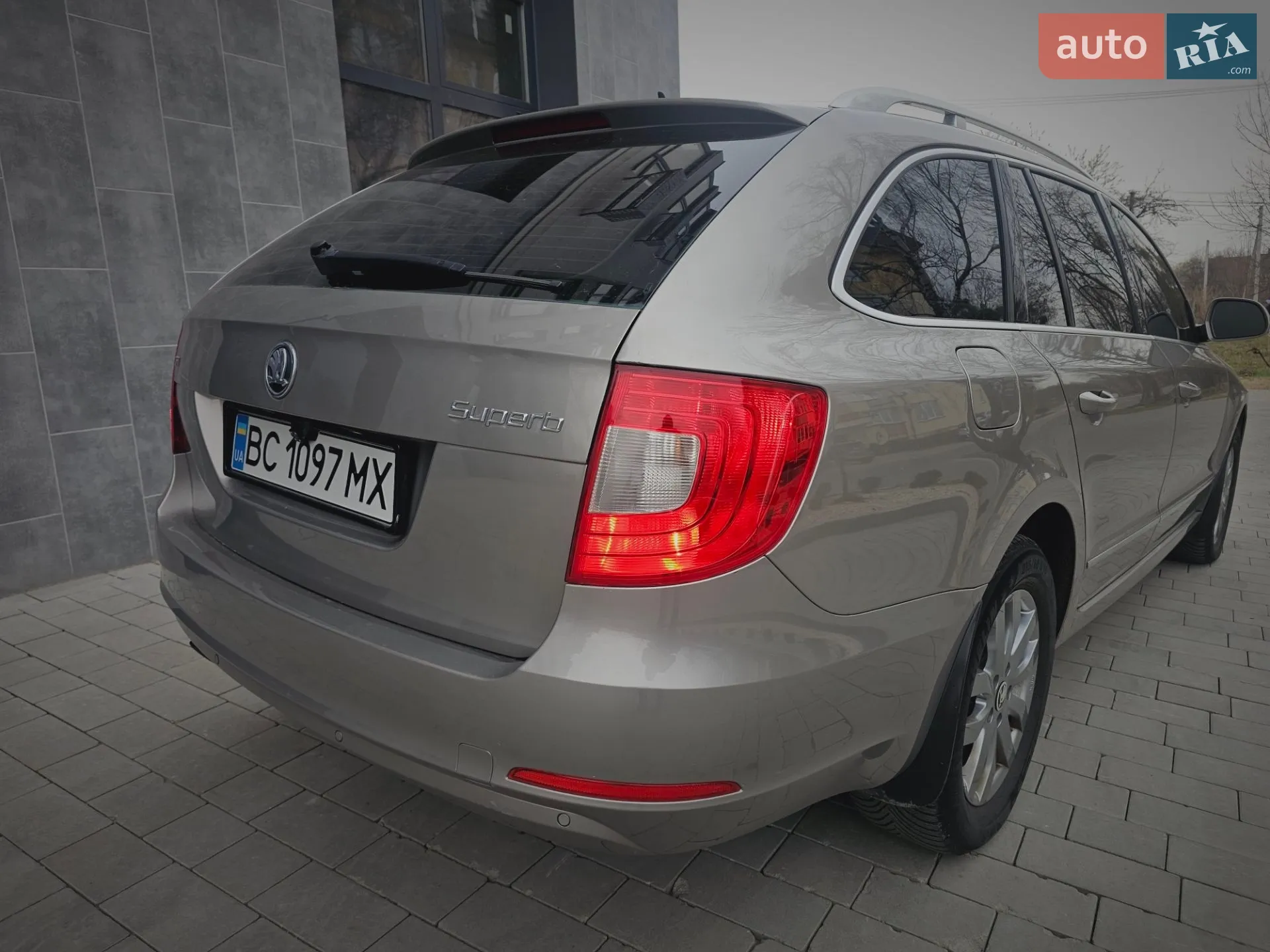 2010 Skoda Superb - мініатюра 6