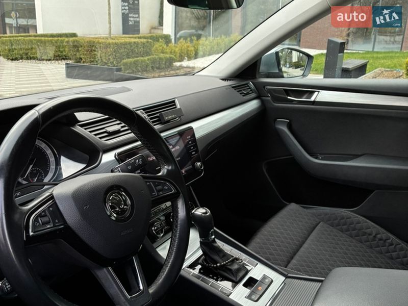 Лифтбек Skoda Superb 2019 в Ужгороде