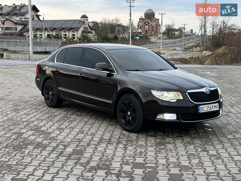 Лифтбек Skoda Superb 2013 в Шептицькому