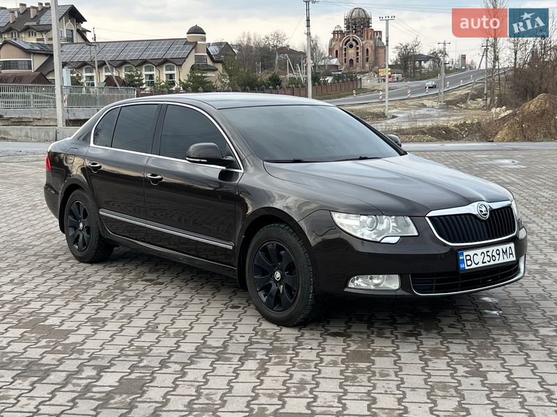 Лифтбек Skoda Superb 2013 в Шептицькому