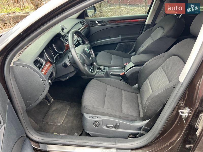 Лифтбек Skoda Superb 2013 в Шептицькому