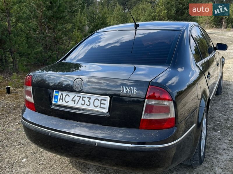 Лифтбек Skoda Superb 2004 в Луцке