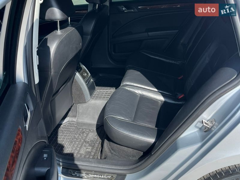 Универсал Skoda Superb 2010 в Луцке