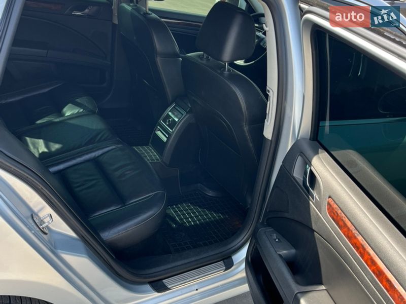 Универсал Skoda Superb 2010 в Луцке