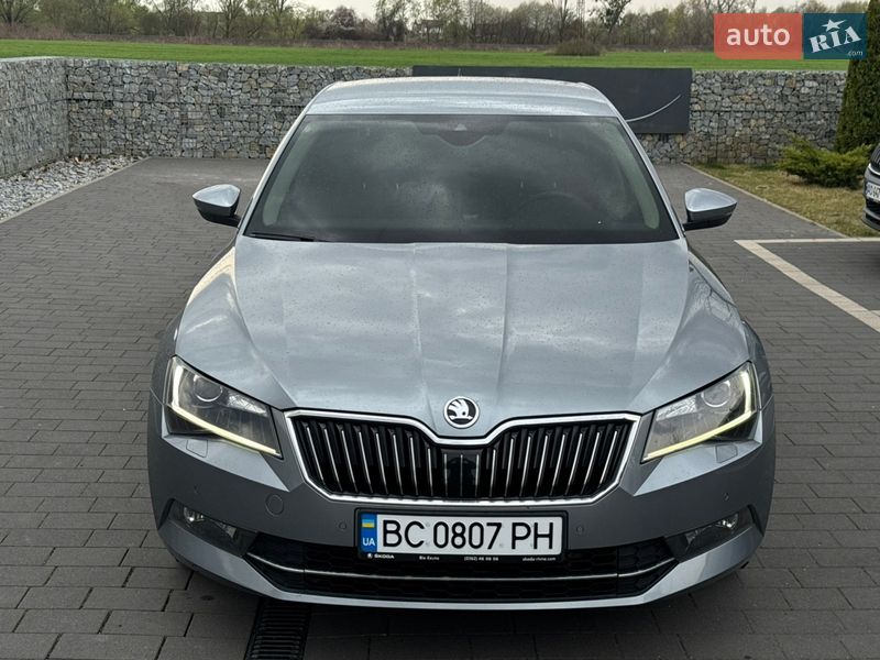 Лифтбек Skoda Superb 2015 в Мукачево