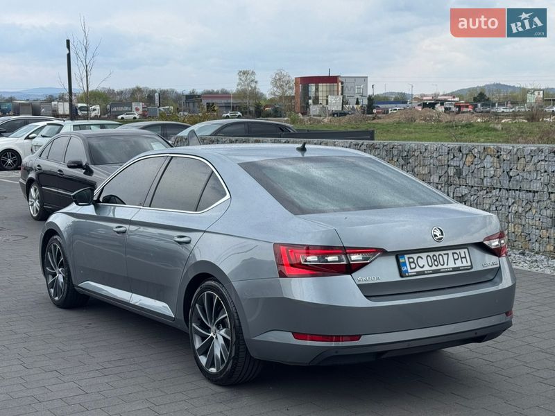 Лифтбек Skoda Superb 2015 в Мукачево