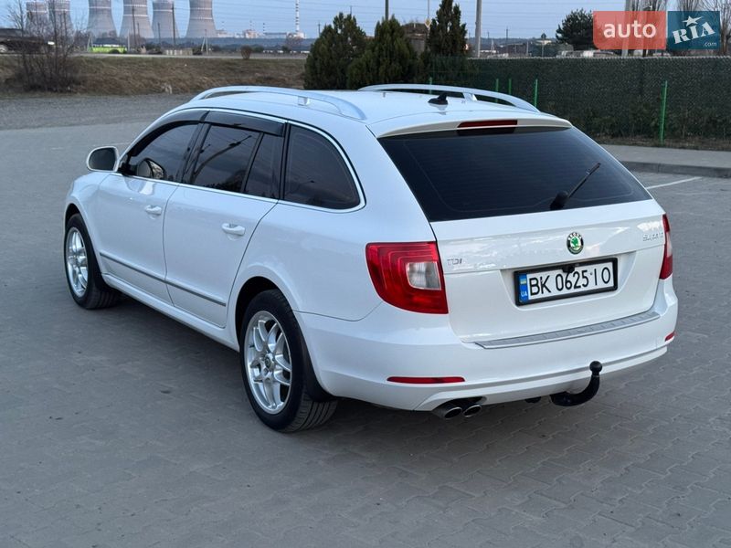 Универсал Skoda Superb 2011 в Вараше