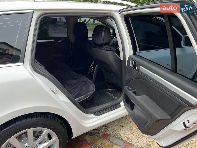 Универсал Skoda Superb 2011 в Вараше