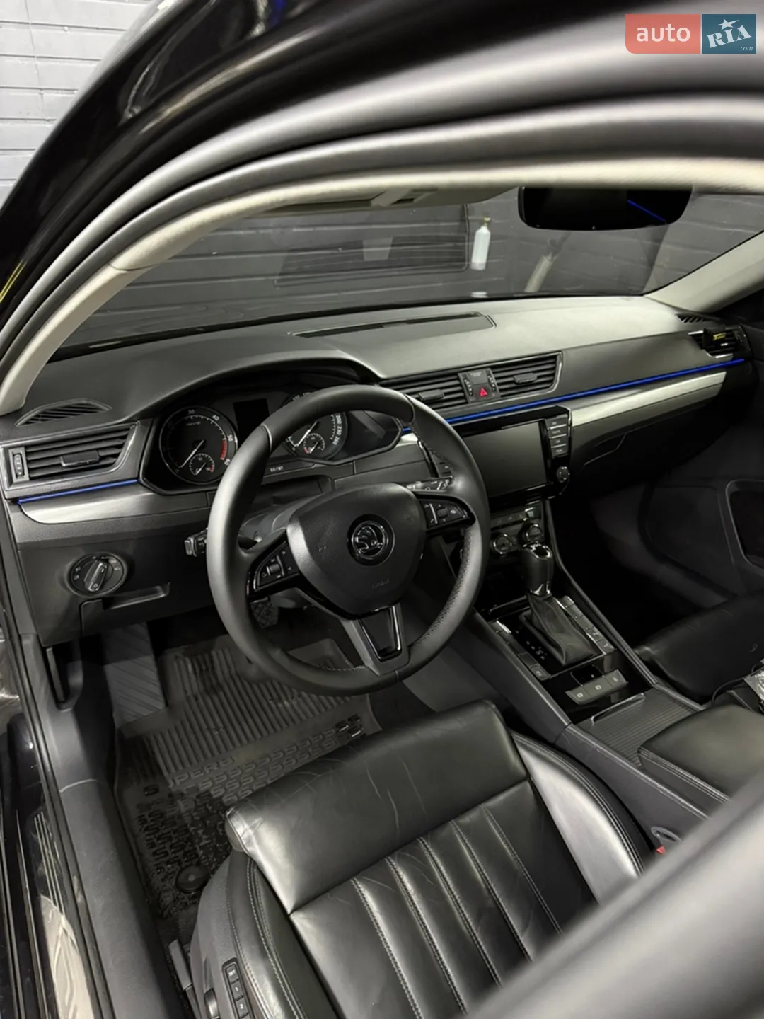 2017 Skoda Superb - мініатюра 12