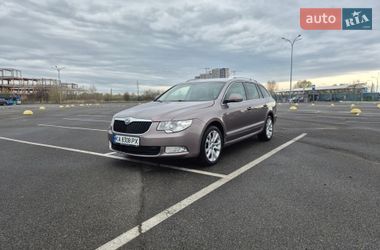 Универсал Skoda Superb 2012 в Киеве