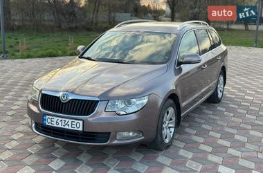 Універсал Skoda Superb 2010 в Чернівцях