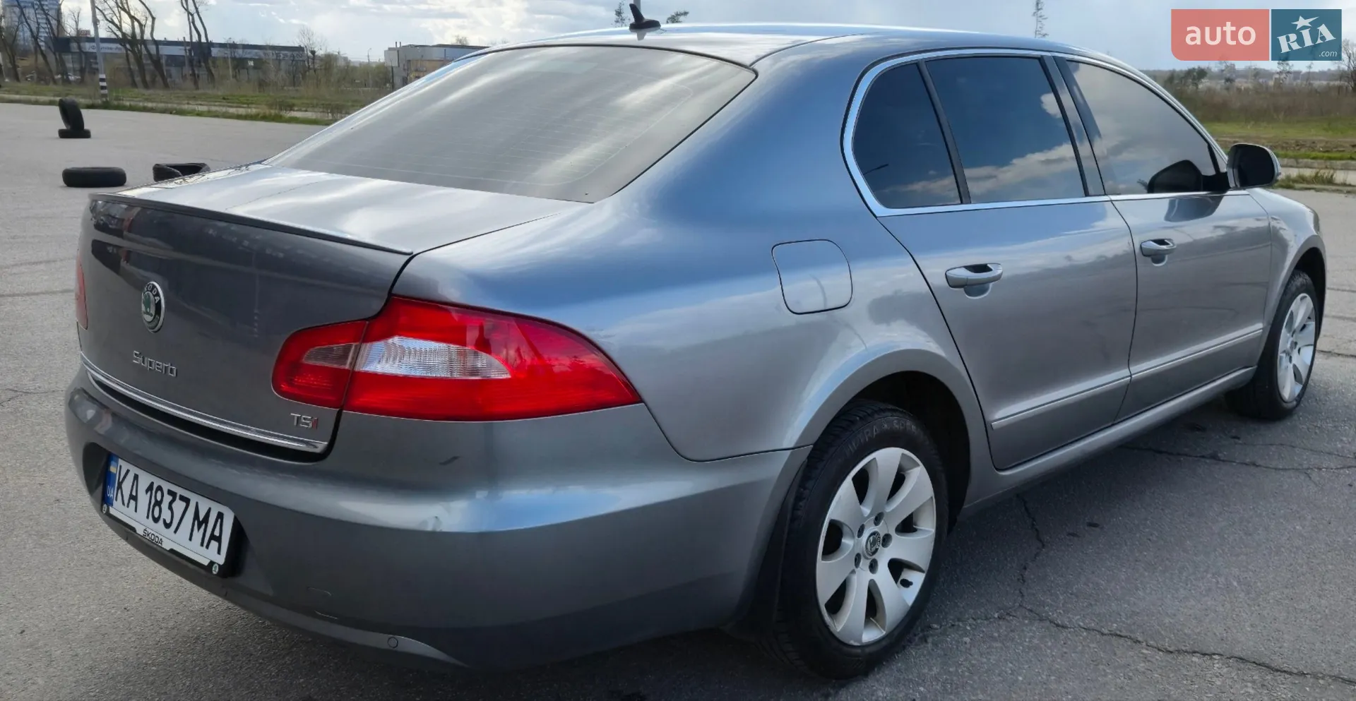 2010 Skoda Superb - мініатюра 3
