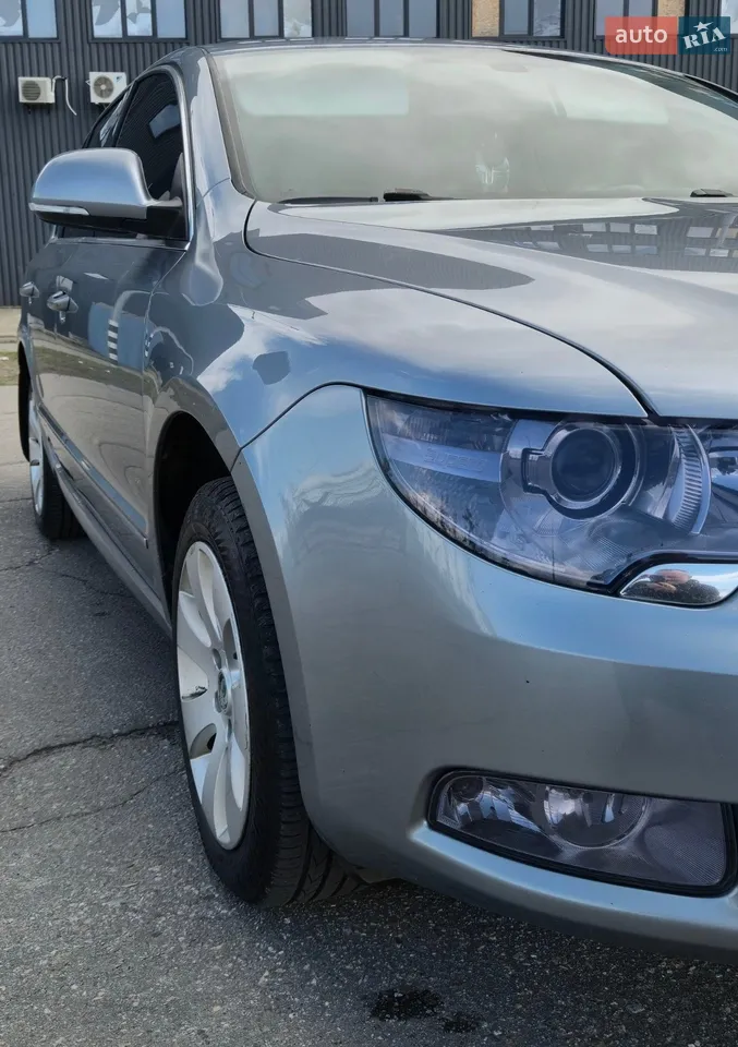 2010 Skoda Superb - мініатюра 16