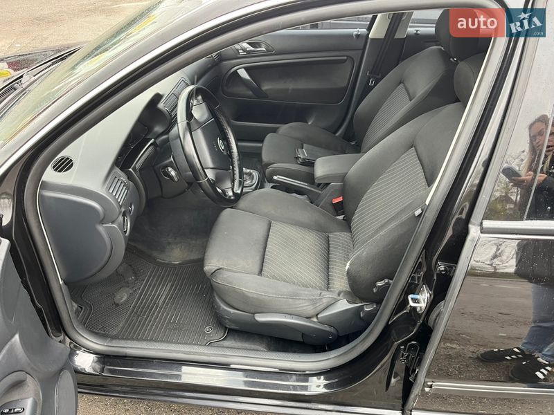 Лифтбек Skoda Superb 2006 в Смеле