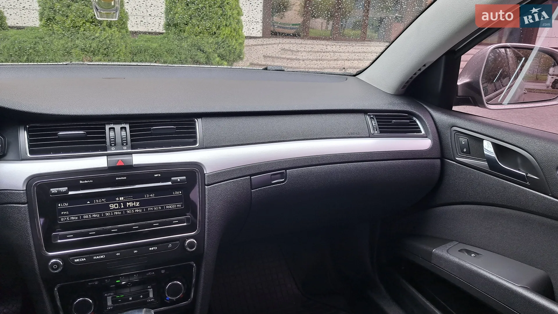 2010 Skoda Superb - мініатюра 35