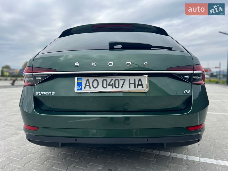 Універсал Skoda Superb 2020 в Ужгороді