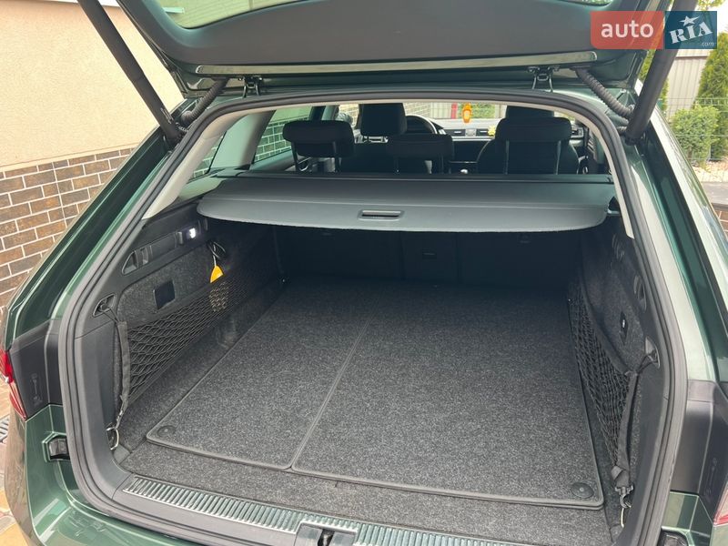 Універсал Skoda Superb 2020 в Ужгороді