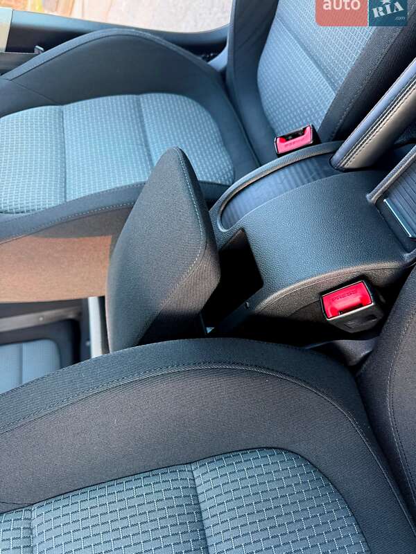 Універсал Skoda Superb 2012 в Львові фото 36 Універсал Skoda Superb 2012 в Львові