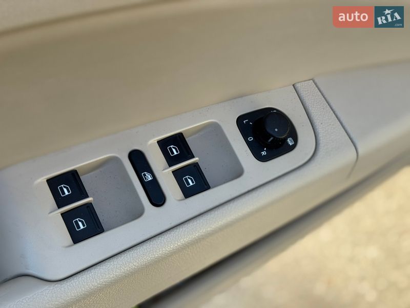 Універсал Skoda Superb 2014 в Києві фото 34 Універсал Skoda Superb 2014 в Києві