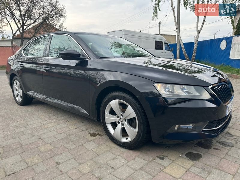 Лифтбек Skoda Superb 2017 в Мукачево
