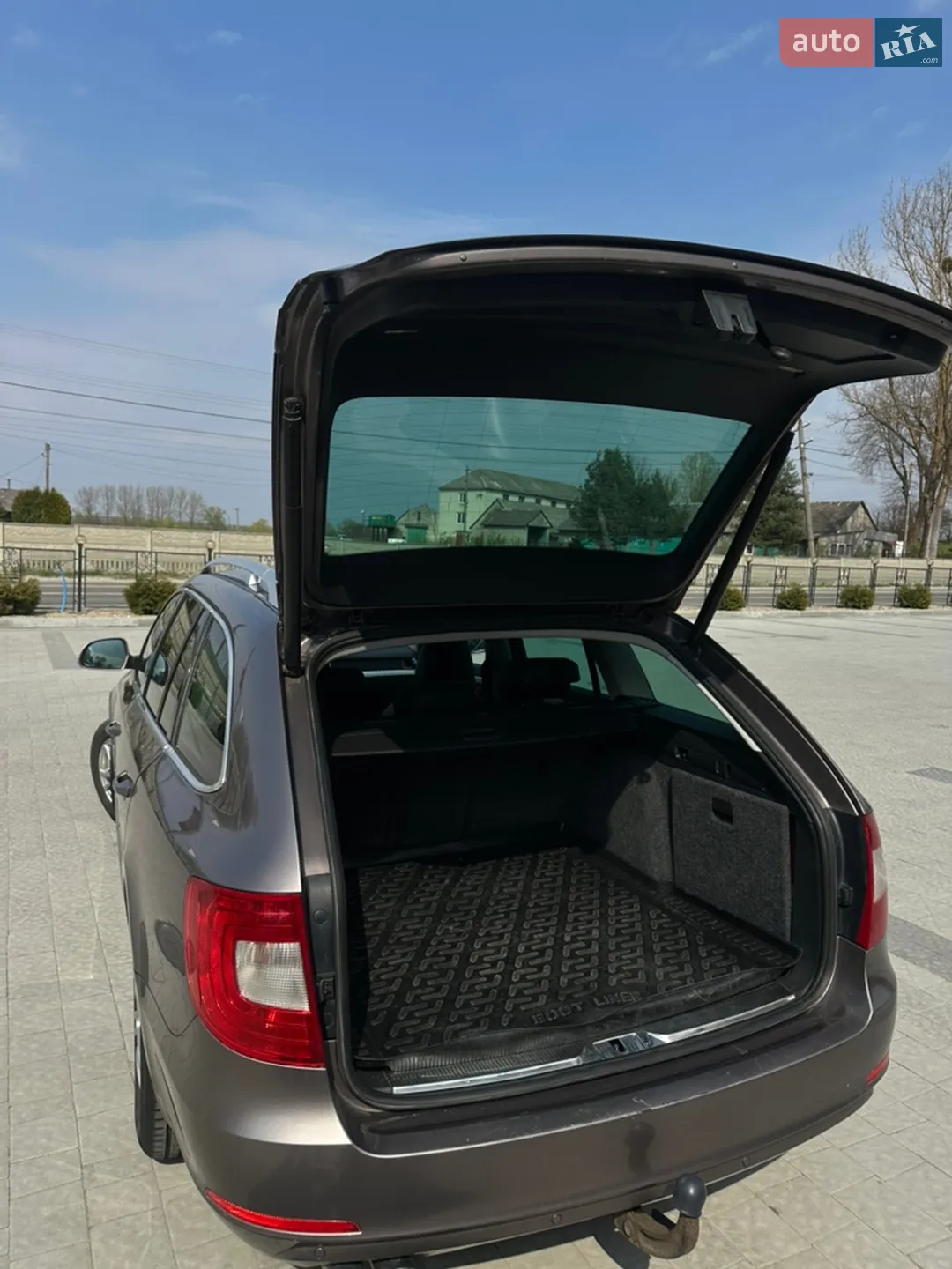 2010 Skoda Superb - мініатюра 18
