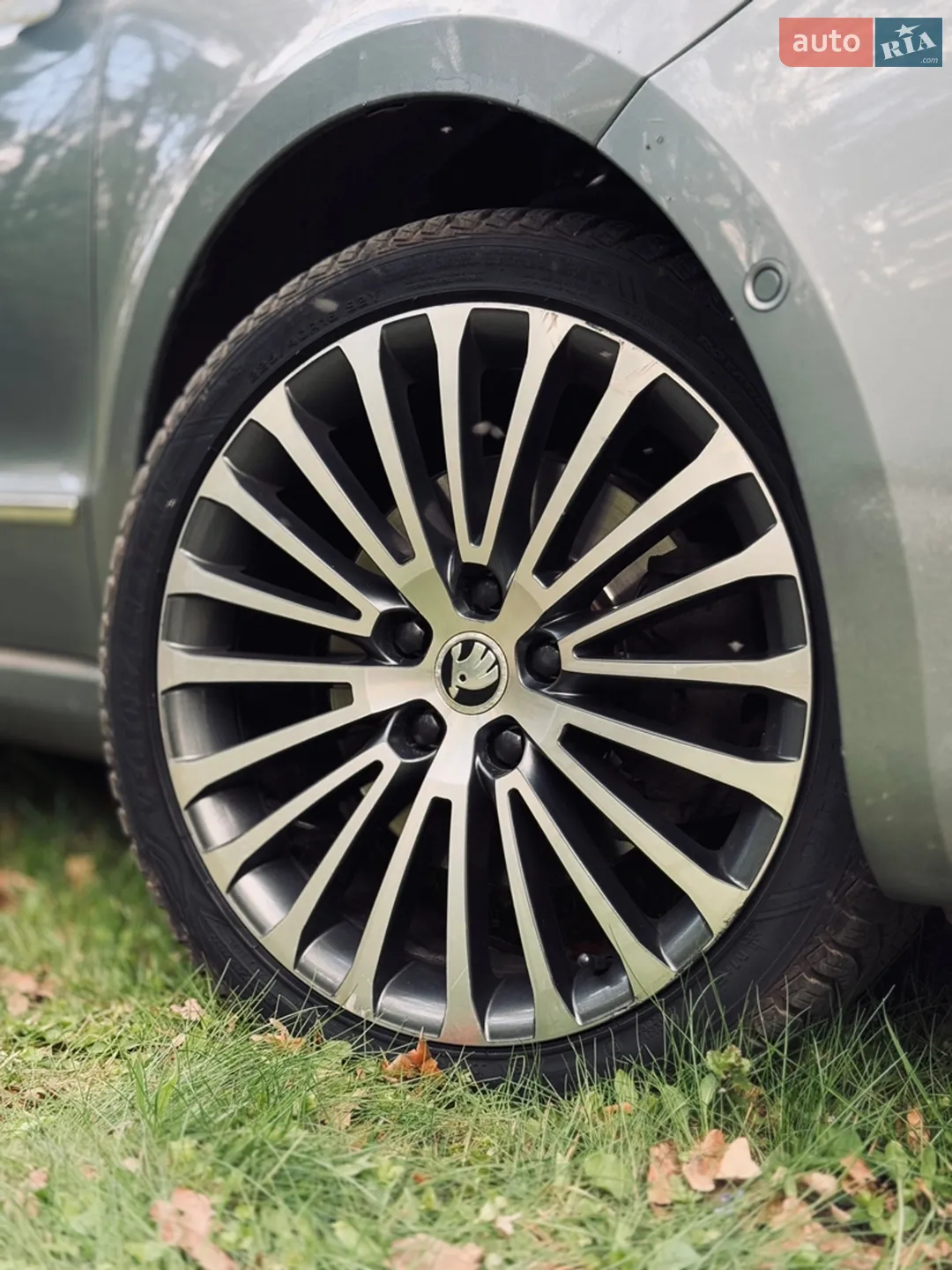 2010 Skoda Superb - мініатюра 3