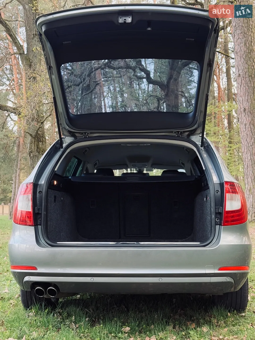 2010 Skoda Superb - мініатюра 10
