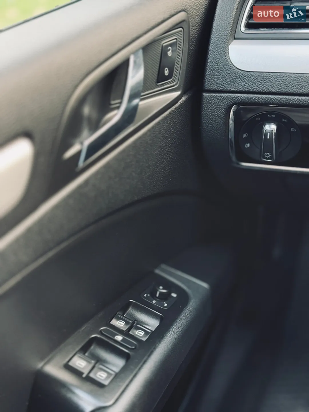 2010 Skoda Superb - мініатюра 27