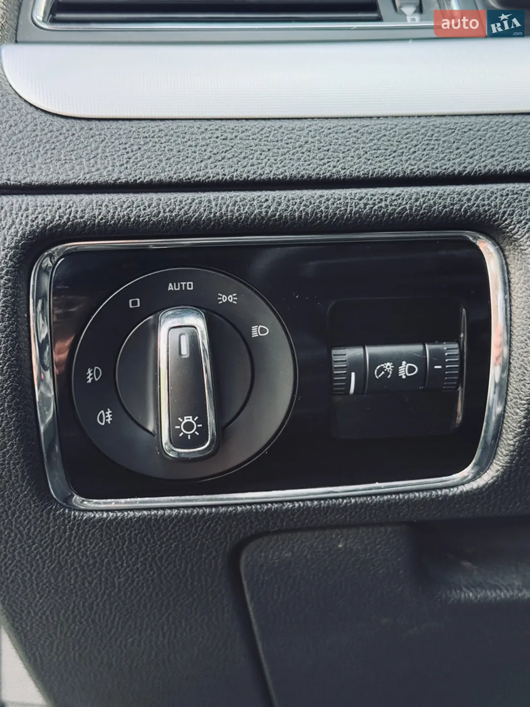 2010 Skoda Superb - мініатюра 28