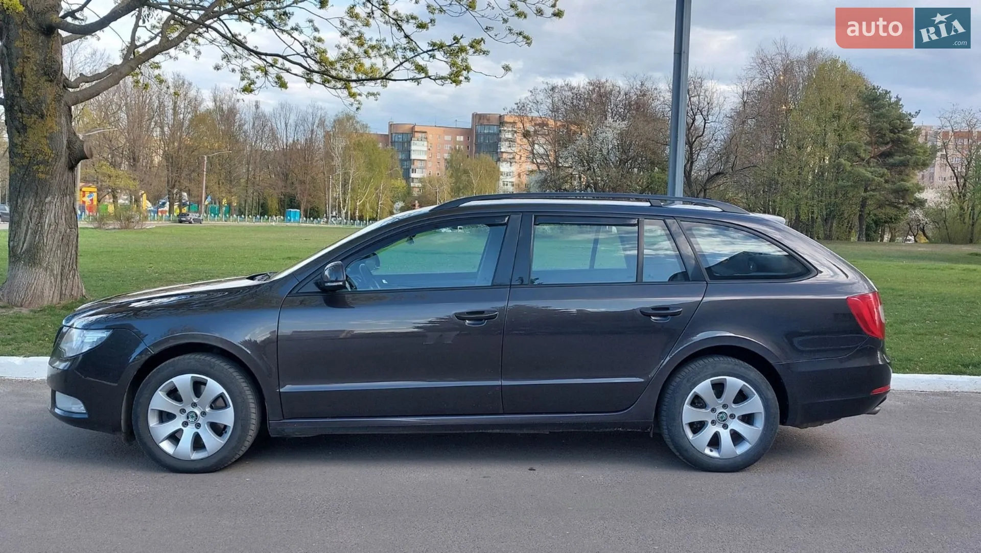 2011 Skoda Superb - мініатюра 20