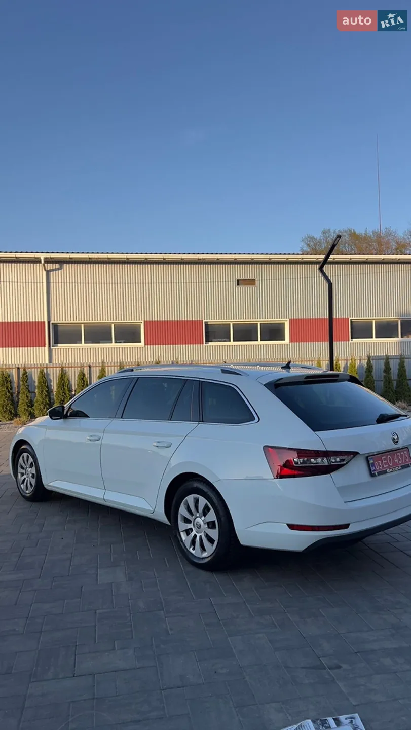 2017 Skoda Superb - мініатюра 14