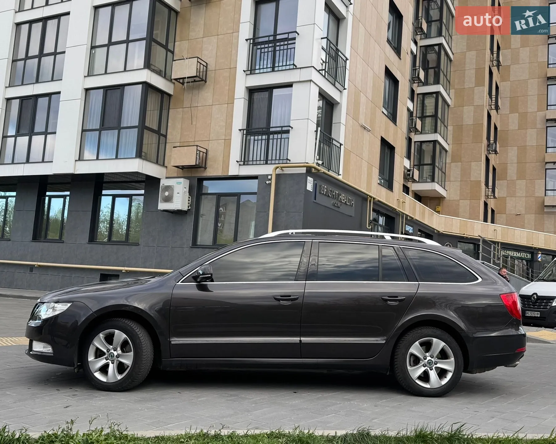 2010 Skoda Superb - мініатюра 3