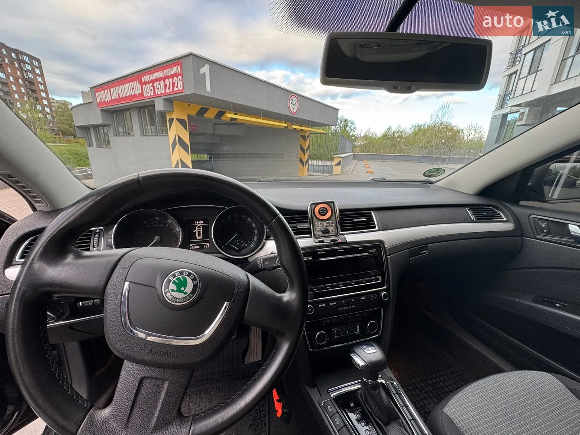 2010 Skoda Superb - мініатюра 12
