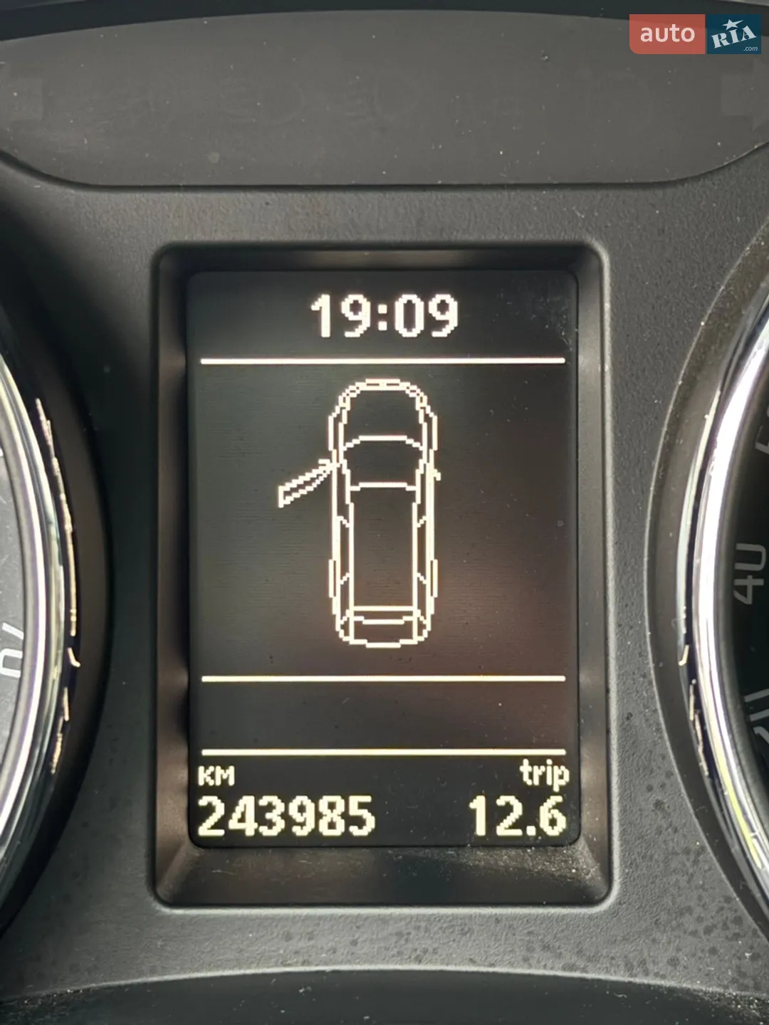 2010 Skoda Superb - мініатюра 13