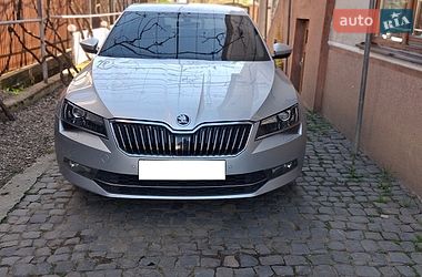 Ліфтбек Skoda Superb 2015 в Хусті
