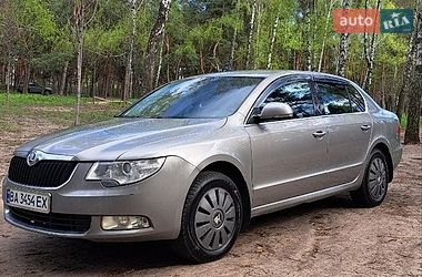 Лифтбек Skoda Superb 2010 в Кропивницком