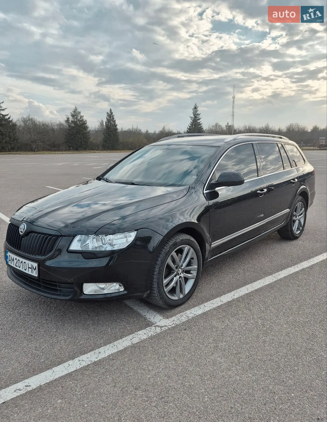 2010 Skoda Superb - мініатюра 3