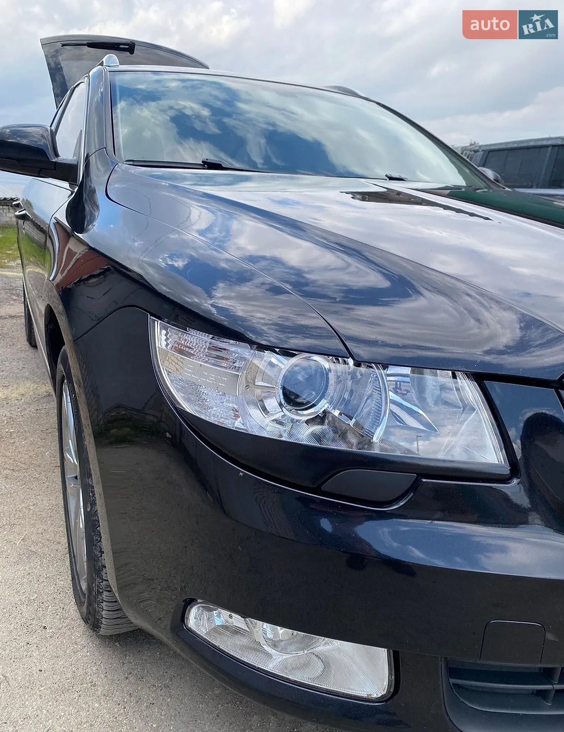 2010 Skoda Superb - мініатюра 4