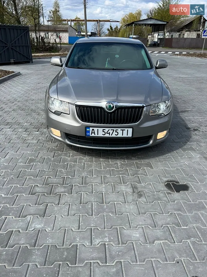 2010 Skoda Superb - мініатюра 140