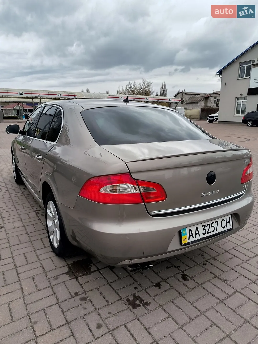 2010 Skoda Superb - мініатюра 12