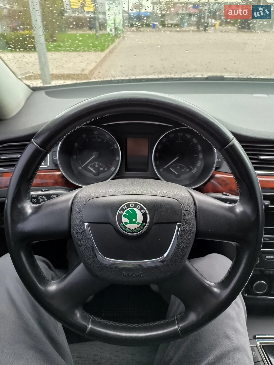 2010 Skoda Superb - мініатюра 19