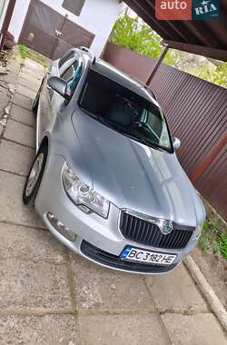 Універсал Skoda Superb 2013 в Стрию