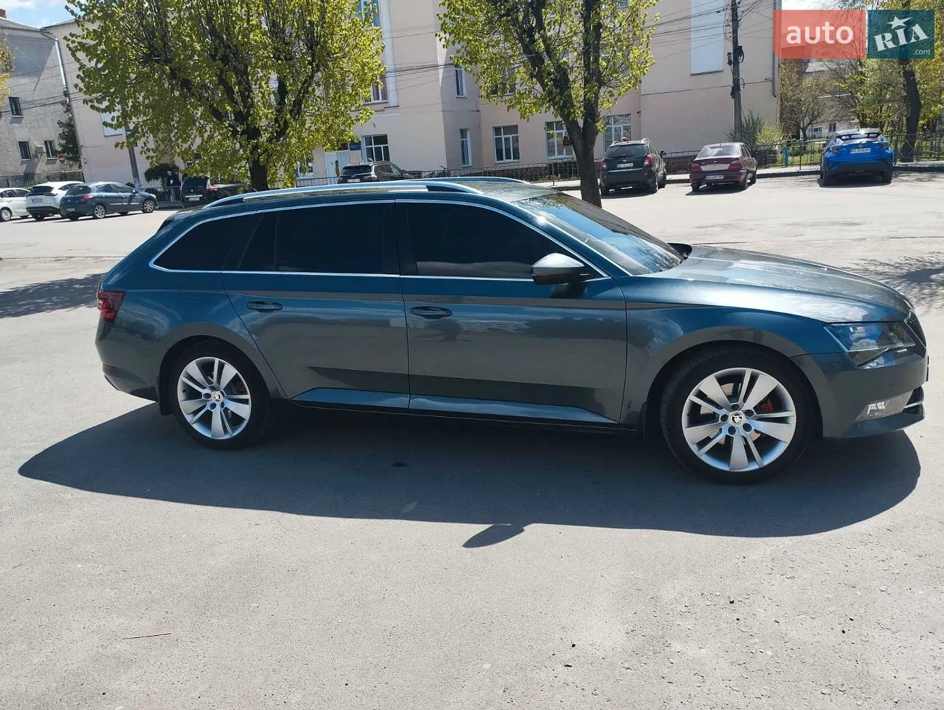 2017 Skoda Superb - мініатюра 2