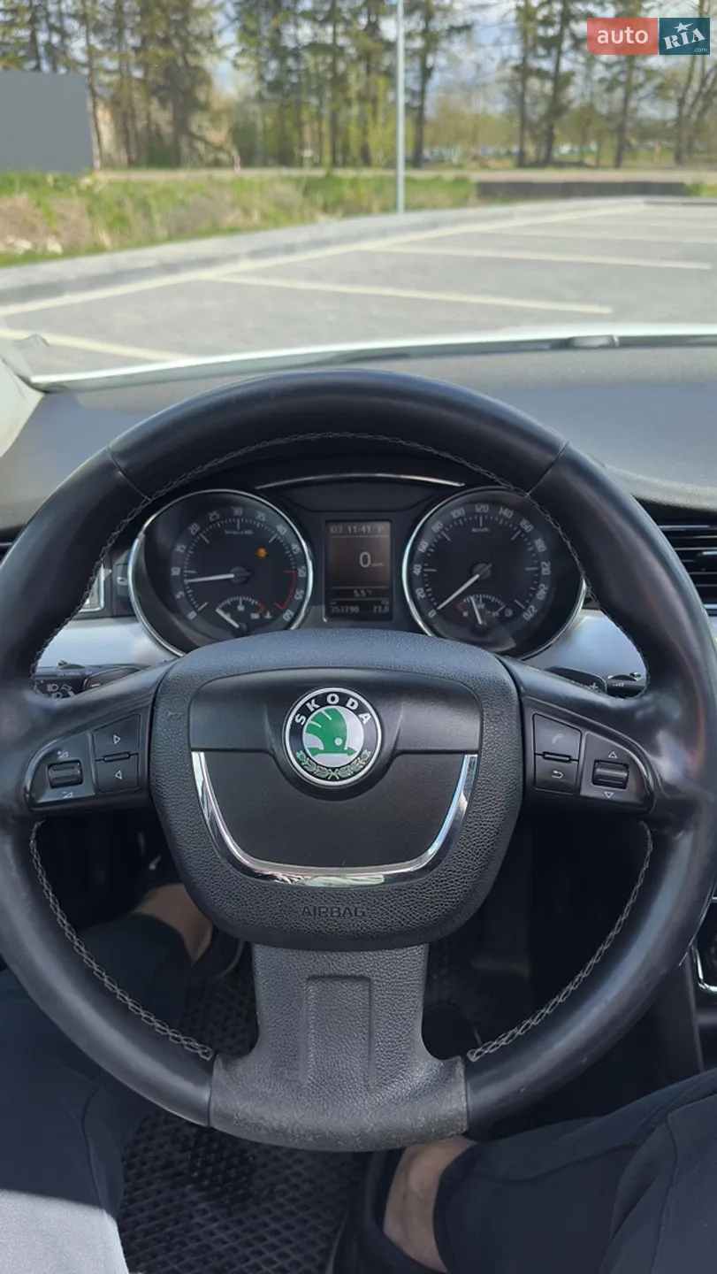 2011 Skoda Superb - мініатюра 15