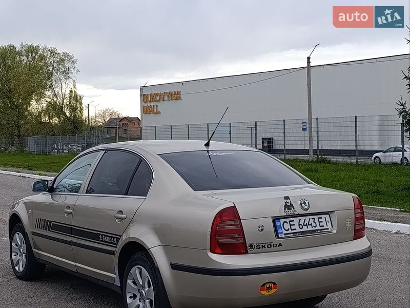 Лифтбек Skoda Superb 2005 в Заставной