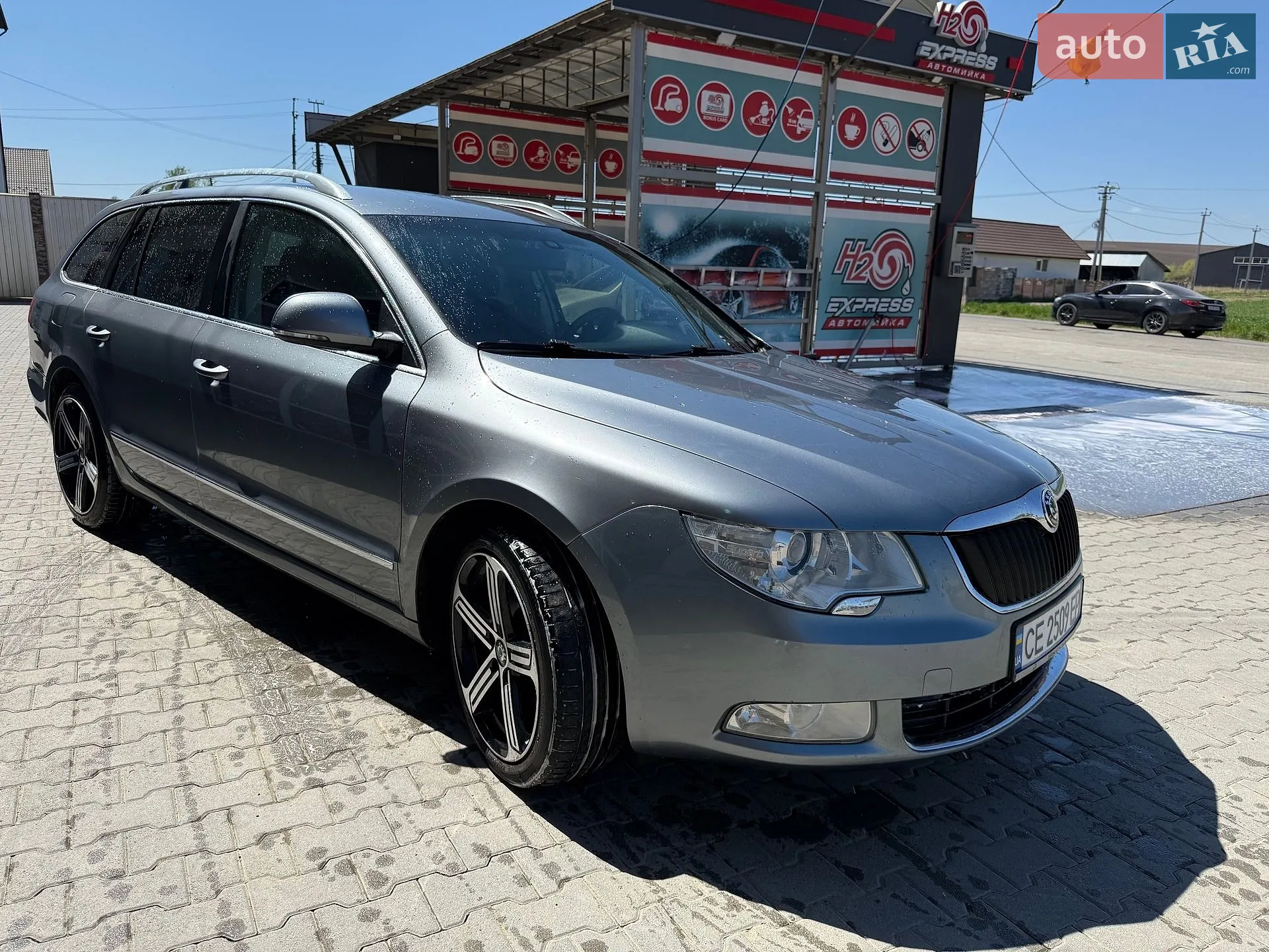 2011 Skoda Superb - мініатюра 2