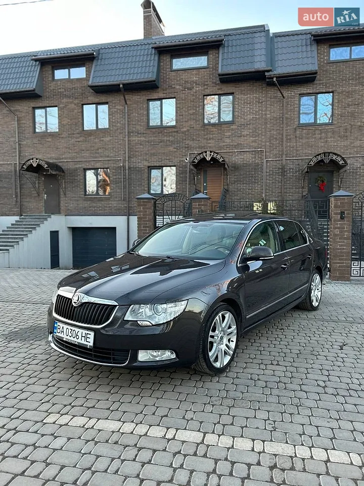 2010 Skoda Superb - мініатюра 11