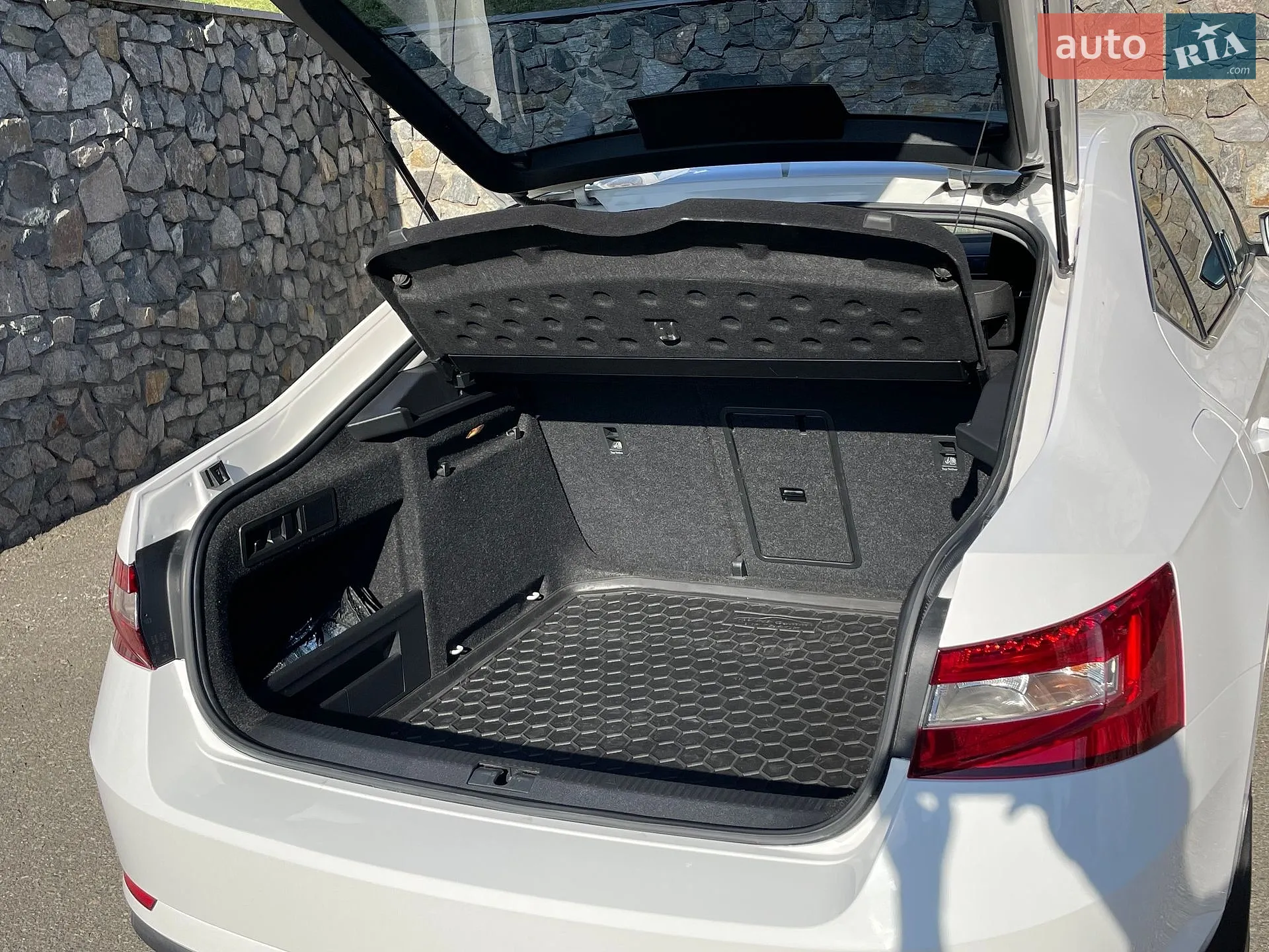 2016 Skoda Superb - мініатюра 28